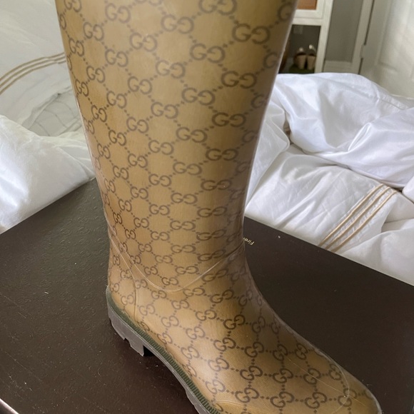 Gucci Rain boots in excellent condition. - Picture 2 of 7
